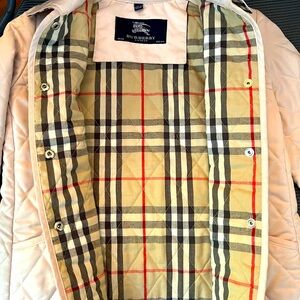 Like new authentic Burberry children's quilted barn jacket  size 5/6